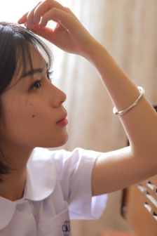 摸奶电影